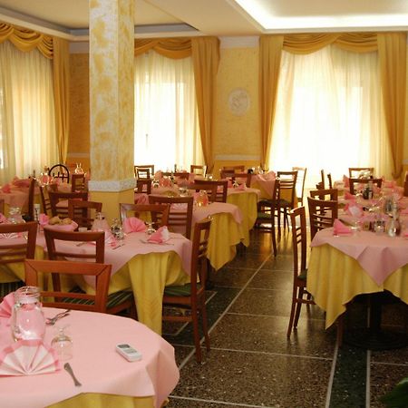 Hotel Giannella Rimini Exterior foto